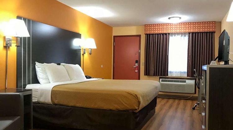 Econo Lodge Purcell Room