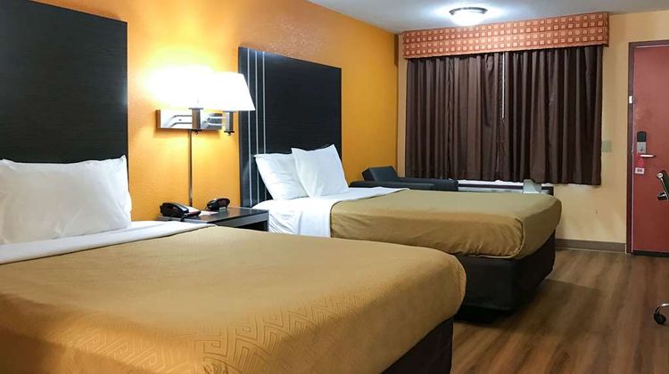 Econo Lodge Purcell Room