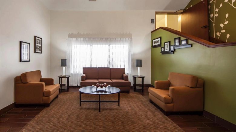 <b>Sleep Inn & Suites Lobby</b>. Images powered by <a href="https://iceportal.shijigroup.com/" title="IcePortal" target="_blank">IcePortal</a>.