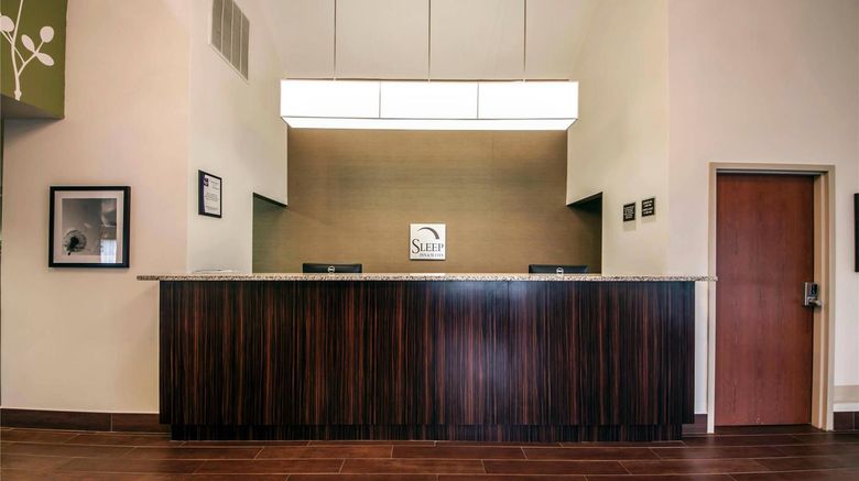 <b>Sleep Inn & Suites Lobby</b>. Images powered by <a href="https://iceportal.shijigroup.com/" title="IcePortal" target="_blank">IcePortal</a>.