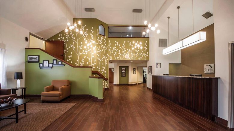 <b>Sleep Inn & Suites Lobby</b>. Images powered by <a href="https://iceportal.shijigroup.com/" title="IcePortal" target="_blank">IcePortal</a>.