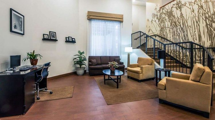 Sleep Inn & Suites Lobby