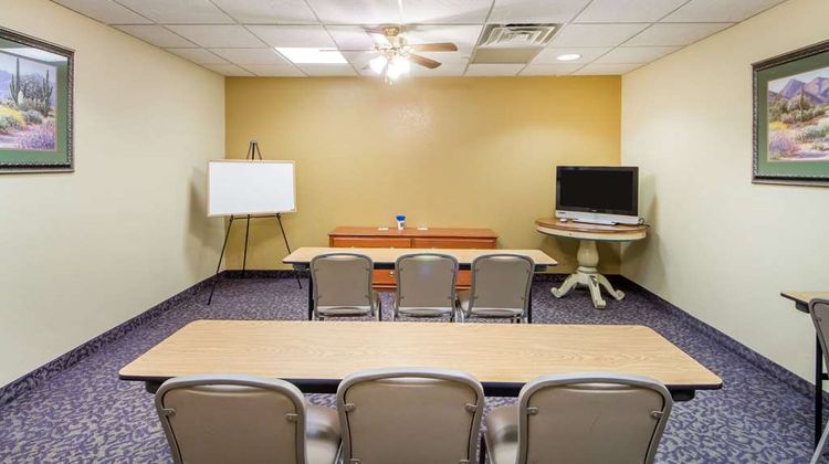 Quality Inn & Suites Pryor Meeting