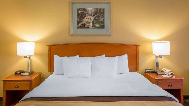 Quality Inn & Suites Pryor Room