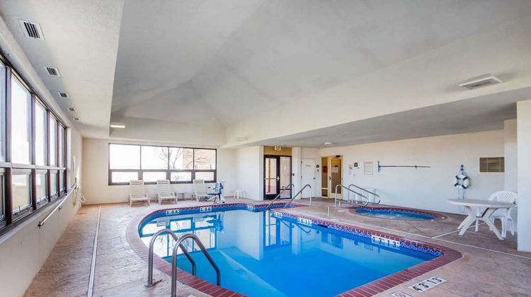 Quality Inn & Suites Pryor Pool
