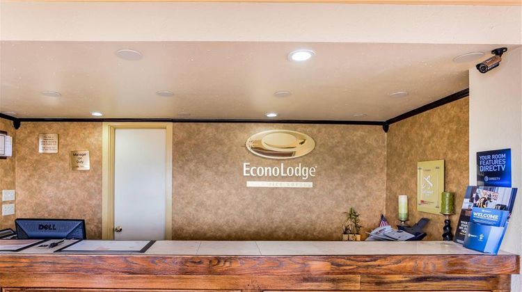 Econo Lodge Lobby