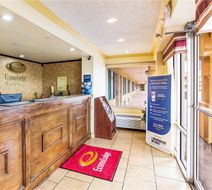 Econo Lodge Lobby