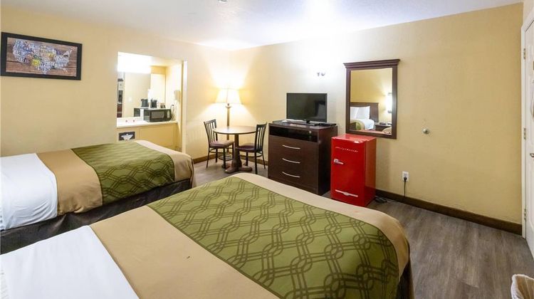 Econo Lodge Room