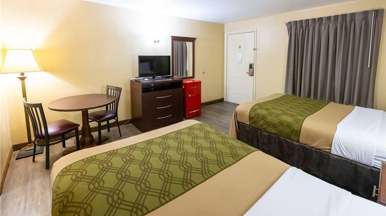 Econo Lodge Room