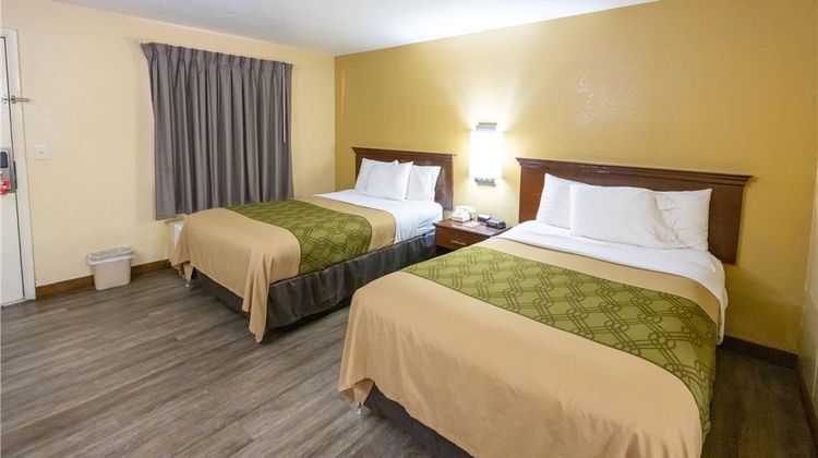 Econo Lodge Room