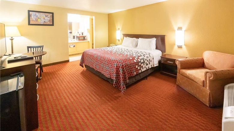<b>Econo Lodge Room</b>. Images powered by <a href="https://iceportal.shijigroup.com/" title="IcePortal" target="_blank">IcePortal</a>.
