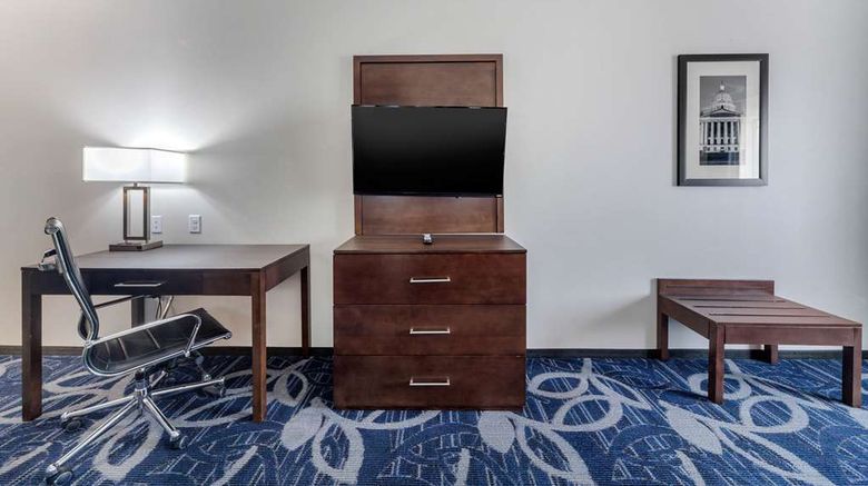 <b>Comfort Inn & Suites Oklahoma City South I-35 Suite</b>. Images powered by <a href="https://iceportal.shijigroup.com/" title="IcePortal" target="_blank">IcePortal</a>.
