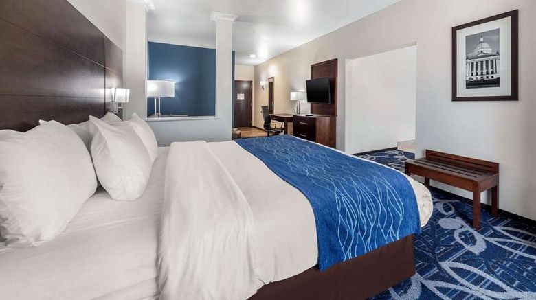 <b>Comfort Inn & Suites Oklahoma City South I-35 Suite</b>. Images powered by <a href="https://iceportal.shijigroup.com/" title="IcePortal" target="_blank">IcePortal</a>.