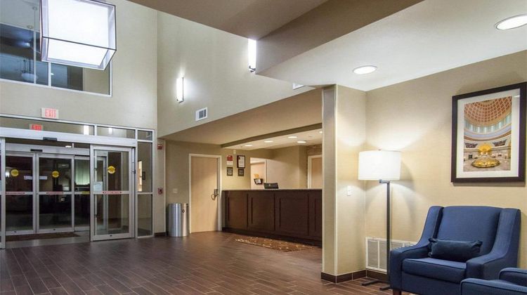Comfort Suites Tulsa Central Lobby