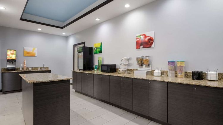 Quality Suites Tulsa Restaurant