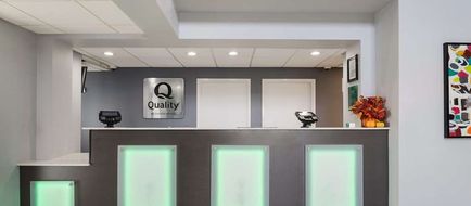 Quality Suites Tulsa Lobby