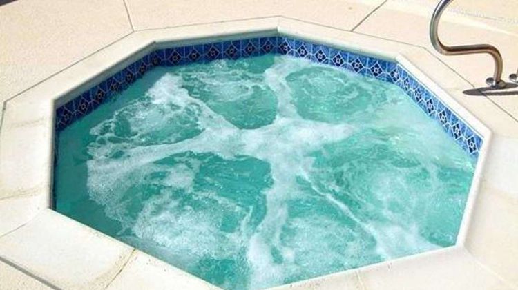 Comfort Suites Idabel Pool