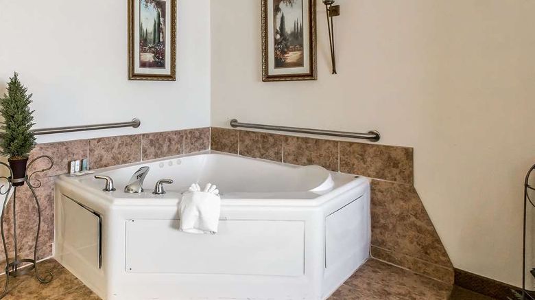 <b>Quality Inn and Suites Guymon East Room</b>. Images powered by <a href="https://iceportal.shijigroup.com/" title="IcePortal" target="_blank">IcePortal</a>.