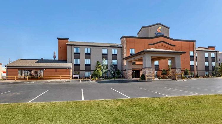 Comfort Inn & Suites Exterior