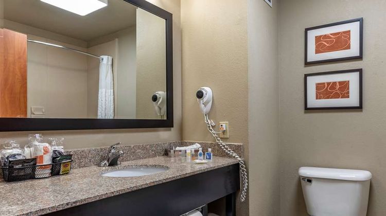 Comfort Inn & Suites Suite