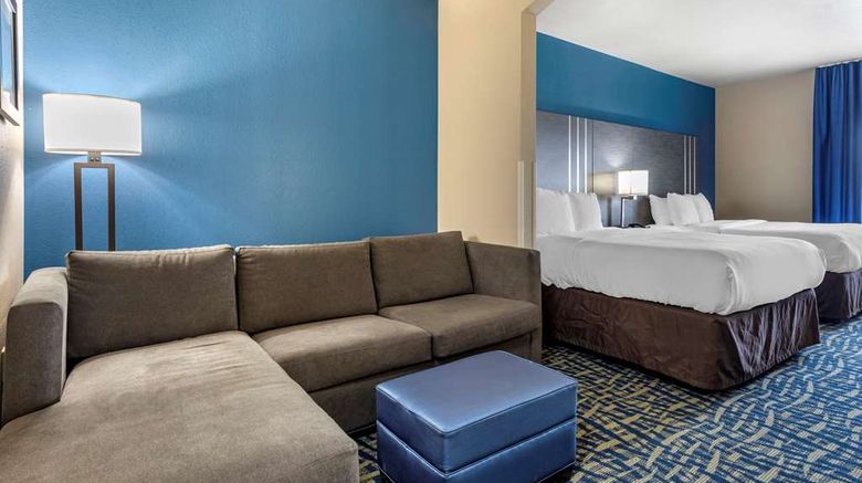 <b>Comfort Inn & Suites Suite</b>. Images powered by <a href="https://iceportal.shijigroup.com/" title="IcePortal" target="_blank">IcePortal</a>.