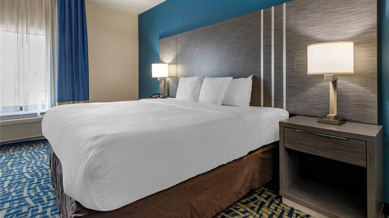 <b>Comfort Inn & Suites Suite</b>. Images powered by <a href="https://iceportal.shijigroup.com/" title="IcePortal" target="_blank">IcePortal</a>.