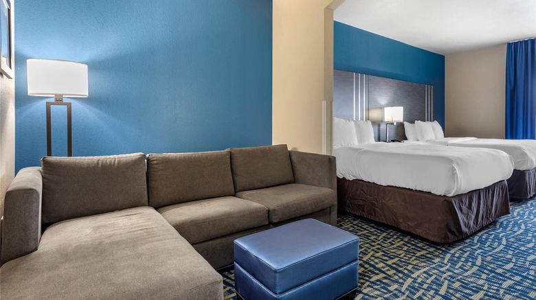 <b>Comfort Inn & Suites Suite</b>. Images powered by <a href="https://iceportal.shijigroup.com/" title="IcePortal" target="_blank">IcePortal</a>.
