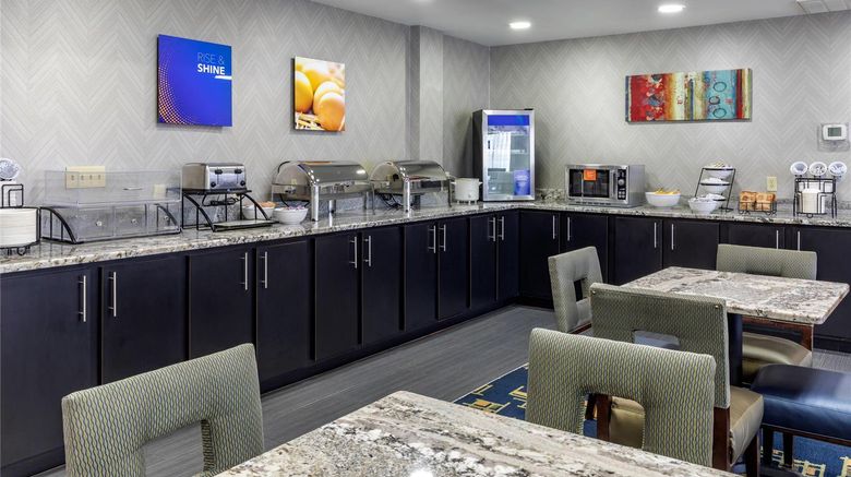 <b>Comfort Inn & Suites Restaurant</b>. Images powered by <a href="https://iceportal.shijigroup.com/" title="IcePortal" target="_blank">IcePortal</a>.