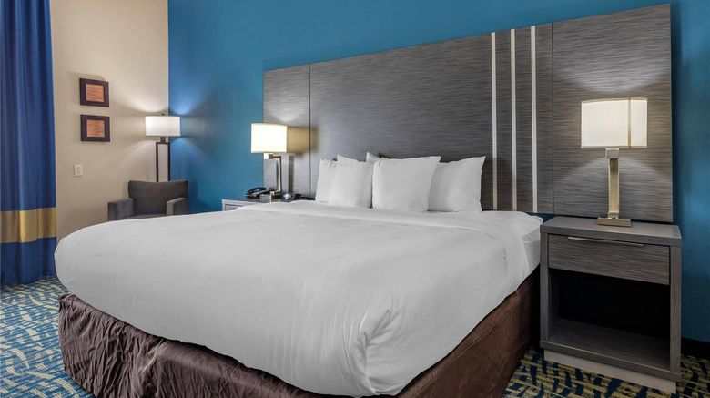 <b>Comfort Inn & Suites Room</b>. Images powered by <a href="https://iceportal.shijigroup.com/" title="IcePortal" target="_blank">IcePortal</a>.