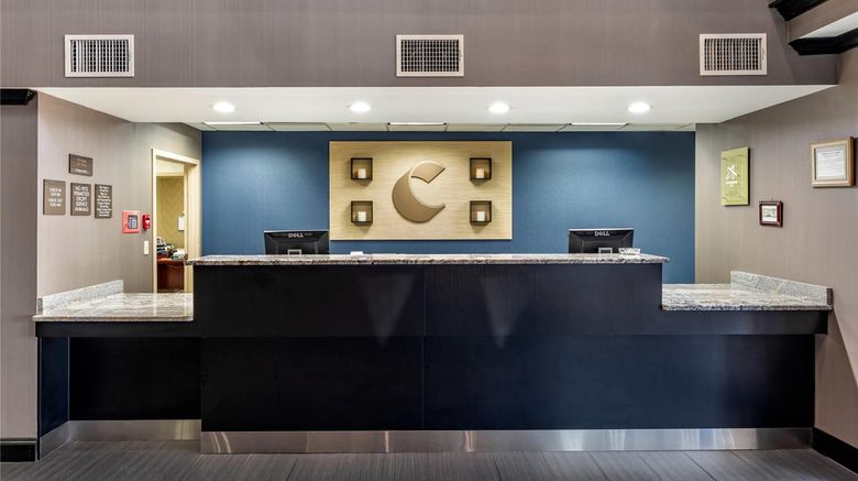 <b>Comfort Inn & Suites Lobby</b>. Images powered by <a href="https://iceportal.shijigroup.com/" title="IcePortal" target="_blank">IcePortal</a>.