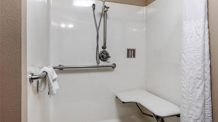 Comfort Inn & Suites Room