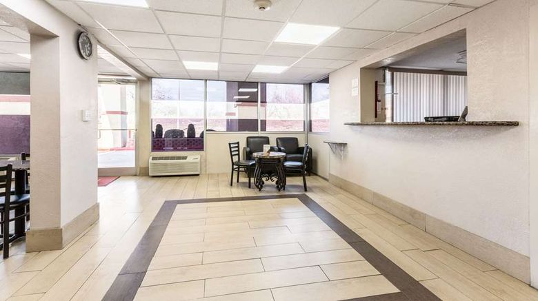 <b>Econo Lodge Inn & Suites Bricktown Lobby</b>. Images powered by <a href="https://iceportal.shijigroup.com/" title="IcePortal" target="_blank">IcePortal</a>.