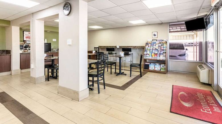 <b>Econo Lodge Inn & Suites Bricktown Lobby</b>. Images powered by <a href="https://iceportal.shijigroup.com/" title="IcePortal" target="_blank">IcePortal</a>.