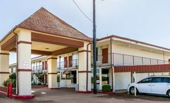Econo Lodge Inn & Suites Bricktown