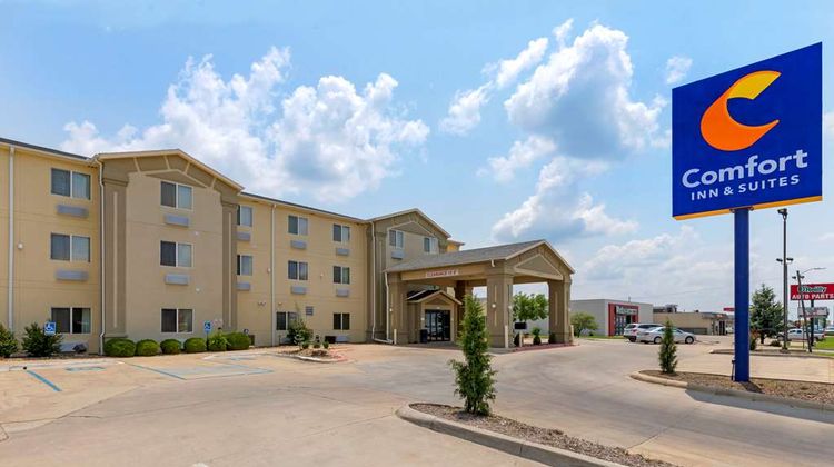 Comfort Inn & Suites Exterior