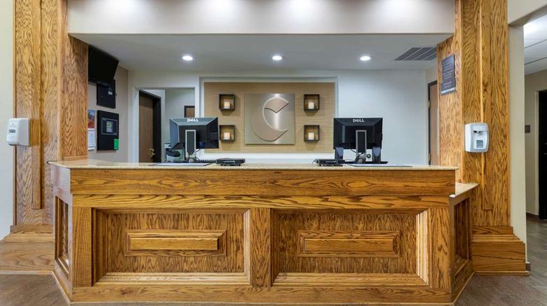 <b>Comfort Inn & Suites Lobby</b>. Images powered by <a href="https://iceportal.shijigroup.com/" title="IcePortal" target="_blank">IcePortal</a>.