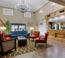 Comfort Inn & Suites Lobby
