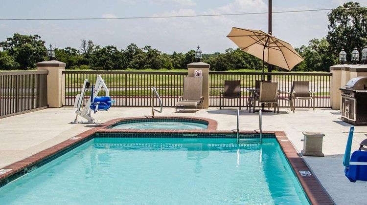 Comfort Suites McAlester Pool