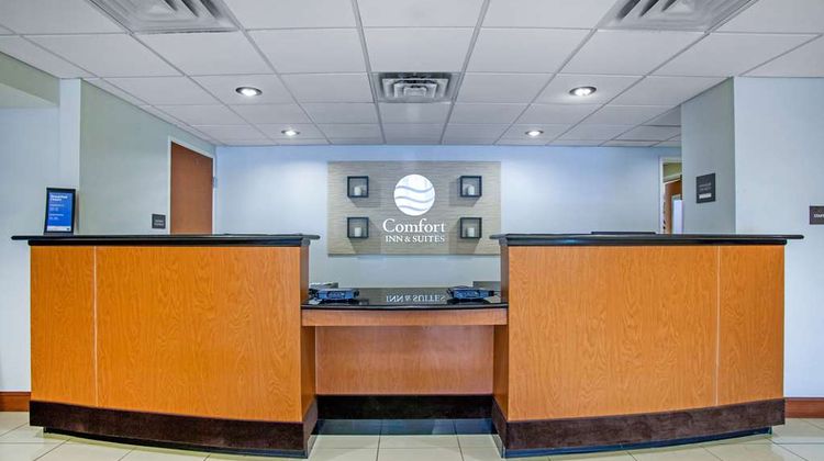 Comfort Inn & Suites Lobby