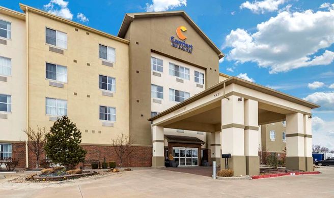 Comfort Inn & Suites Oklahoma City West Exterior