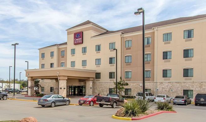 Comfort Suites Exterior