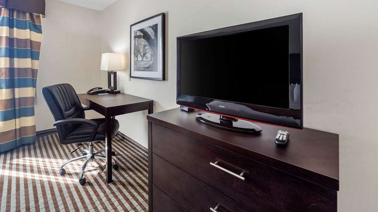Comfort Inn & Suites Room