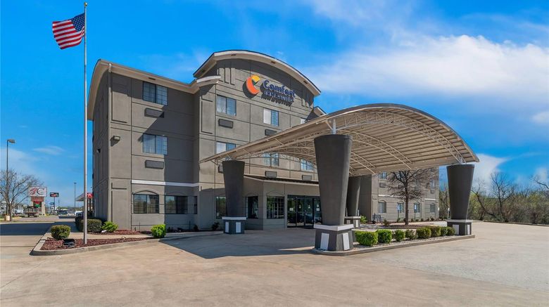 <b>Comfort Inn & Suites Hotel Atoka Exterior</b>. Images powered by <a href="https://iceportal.shijigroup.com/" title="IcePortal" target="_blank">IcePortal</a>.