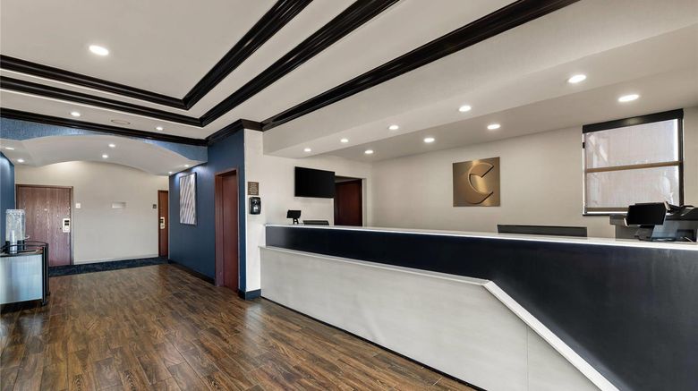<b>Comfort Inn & Suites Hotel Atoka Lobby</b>. Images powered by <a href="https://iceportal.shijigroup.com/" title="IcePortal" target="_blank">IcePortal</a>.