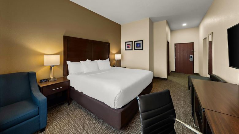 <b>Comfort Inn & Suites Hotel Atoka Room</b>. Images powered by <a href="https://iceportal.shijigroup.com/" title="IcePortal" target="_blank">IcePortal</a>.