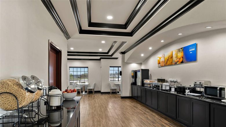 <b>Comfort Inn & Suites Hotel Atoka Restaurant</b>. Images powered by <a href="https://iceportal.shijigroup.com/" title="IcePortal" target="_blank">IcePortal</a>.