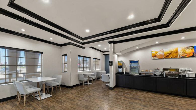 <b>Comfort Inn & Suites Hotel Atoka Restaurant</b>. Images powered by <a href="https://iceportal.shijigroup.com/" title="IcePortal" target="_blank">IcePortal</a>.
