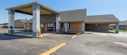 Econo Lodge Pryor Exterior