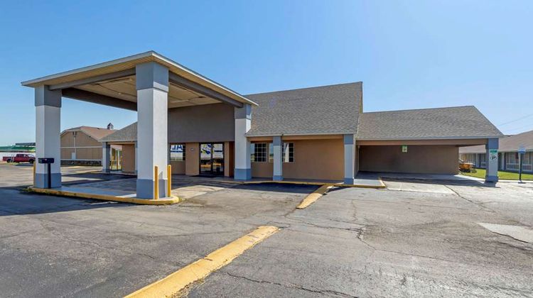 Econo Lodge Pryor Exterior