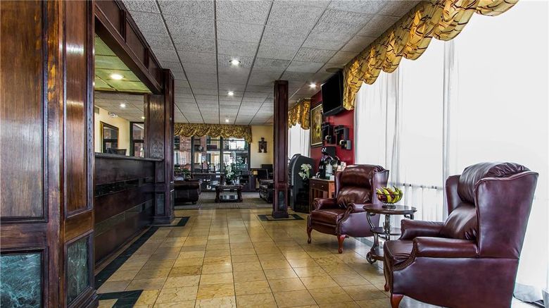 <b>Quality Inn Duncan Lobby</b>. Images powered by <a href="https://iceportal.shijigroup.com/" title="IcePortal" target="_blank">IcePortal</a>.